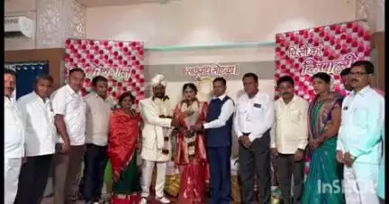लातूर: मराठा समाजाने  लग्नाबाबत दिलेल्या आचारसंहितेनूसार  जिल्ह्यातील पहीला विवाह लातूरच्या वेंकटाद्री हॉलमध्ये झाला संपन्न