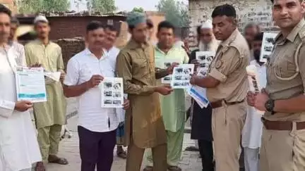 ठाकुरद्वारा: थाना भगतपुर पुलिस ने मिशन सड़क सुरक्षा अभियान के तहत लोगों को यातायात नियमों के बारे में किया जागरूक