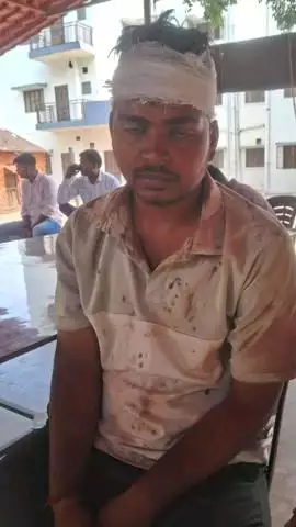 मोहनलालगंज: गोसाईगंज में खेत में धान बोने गए किसानों पर गांव के चार लोगों ने धारदार हथियार और बेलचे से किया हमला, तीन घायल
