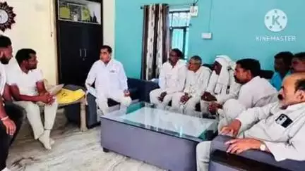 करौली: सुंदर पुरा निजावास पर विधायक दर्शन सिंह गुर्जर ने जनता दरबार लगाया, फरियादियों की समस्याओं का किया निस्तारण