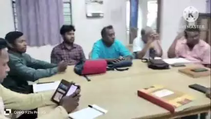 दुमका: LIC कॉलोनी स्थित जोहर सभागार में गोटा भारोत सिदो कान्हू हुल वैसी और जोहर मानव संसाधन विकास केंद्र की बैठक हुई