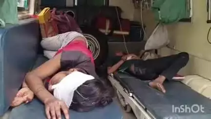भभुआ: कर्मनाशा स्टेशन के पास ट्रेन से कूदकर दो सगी बहनें गंभीर रूप से घायल, सदर में इलाज के बाद एक हायर सेंटर रेफर