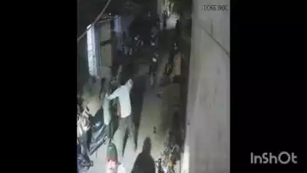 અમદાવાદ શહેર: મેઘાણીનગરમાં લક્ષ્મીનગર સોસાયટીમાં પરિવાર પર 3 શખ્સોનો હુમલો, CCTV આવ્યા સામે