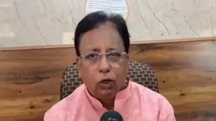 बेतिया: डॉ. संजय जायसवाल ने निवास पर प्रेस कॉन्फ्रेंस कर राहुल गांधी पर किया तीखा वार