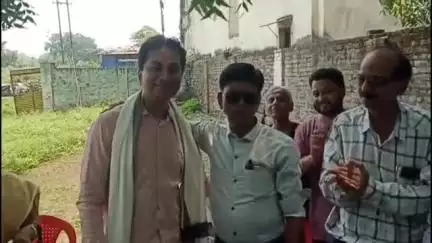 आदित्यपुर गम्हरिया: कांड्रा यूनियन ऑफिस में एचसीवीएम के पूर्व छात्रों ने पंचायत मुखिया के साथ बैठक की, सोशल मीडिया से करेंगे सच्चाई उजागर