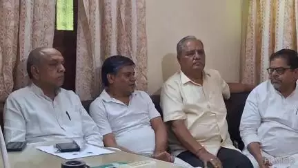 सुजानगढ़: सुजानगढ़ में रेलवे द्वारा सड़क की जमीन लेने के प्रयासों पर विधायक मनोज मेघवाल ने की प्रेस कॉन्फ्रेंस