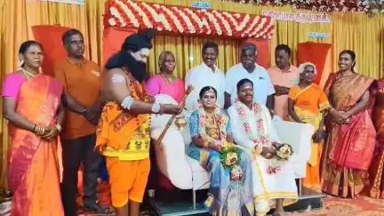 திருப்பத்தூர்: திருக்கோஷ்டியூரில் திருமண நிகழ்ச்சியில் மணமக்களை வாத்திய அகத்திய முனிவர்#videoviral