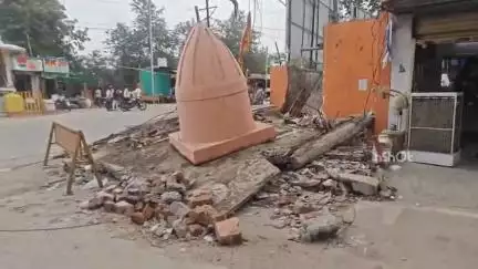 होशंगाबाद नगर: मीनाक्षी चौक चौड़ीकरण: तोड़े मंदिर का मलबा नहीं हटा, सिटी मजिस्ट्रेट ने जल्द हटाने को कहा