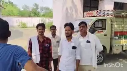 बहराइच: कल्पीपारा पुल के पास अनियंत्रित होकर बाइक मवेशी से टकराई, हादसे में पति की मौत, पत्नी व भाई घायल