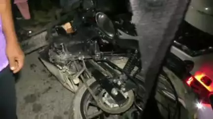 ছিপাঝাৰ: ১৫ নং ৰাষ্ট্ৰীয় ঘাইপথৰ  বৰদৌলগুৰিত ভয়ংকৰ পথ দৰ্ঘটনা,দুজনৰ অবস্থা সংকটজনক