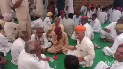 जैसलमेर: MLA छोटू सिंह भाटी ने तेजुआ गांव का दौरा किया, ग्रामीणों की समस्याएं सुनीं और वैवाहिक कार्यक्रमों में की शिरकत