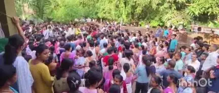 কমলপুৰ: কৰৰা আৰু মাজগাঁওত কলাজল নৈত সলিল সমাধি ঘটা ৩ ছাত্ৰৰ নিথৰ দেহ ঘৰলৈ অনা হয়,বাসগৃহত কান্দোনৰ ৰোল