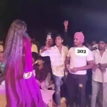 जौनपुर: नहोरा गांव में पिस्टल दिखाकर आर्केस्ट्रा में डांस कराने वाला युवक चिन्हित, तीन पर दर्ज हुआ मुकदमा