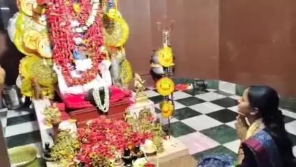 ফরিদপুর দুর্গাপুর: পশ্চিমবঙ্গ AICC সহ পর্যবেক্ষক অম্বা প্রসাদ জী দুর্গাপুরের বেনাচিতিতে জেলা কংগ্রেস অফিসে কংগ্রেস কর্মীদের সঙ্গে মিলিত হন