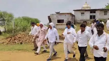 रामपुर नैकिन: सीधी सांसद डॉ. राजेश मिश्रा ने खैरा स्थित पुल का औचक निरीक्षण किया, दिशा निर्देश दिए