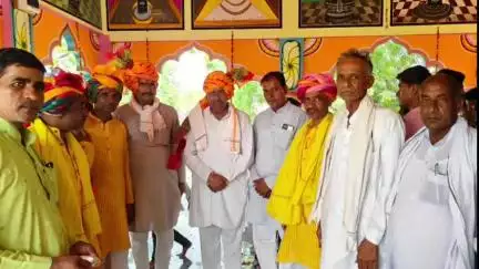 जीरापुर: ग्राम कुंडी खेड़ा में भगवान की प्राण प्रतिष्ठा और भागवत कथा में शामिल हुए पूर्व विधायक डॉ राम प्रसाद दांगी