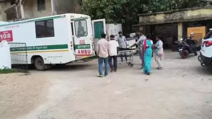 लोहरदगा: हेसल चौक के पास अनियंत्रित ट्रक ने बाइक सवार को मारी टक्कर, बाइक सवार गंभीर रूप से घायल