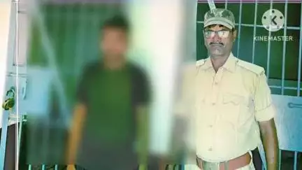 पकरीबरावां: लंबित शराब के मामले में पकरीबरावां पुलिस ने एक व्यक्ति को किया गिरफ्तार, न्यायिक हिरासत में भेजा जेल