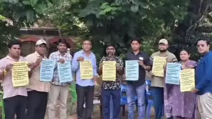 খড়গপুর ১: আগামী ১১ জুন DRM বাংলো ঘেরাও কর্মসূচির প্রচারে খড়্গপুরে পোস্টারিং অভিযান তৃণমূল নেতৃত্বের