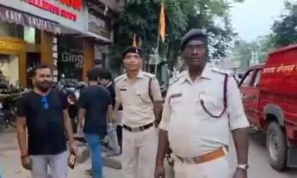 चास: जिला अग्निशमन विभाग की टीम ने सेक्टर 4 के कोज़ी स्वीट सहित कई प्रतिष्ठानों का किया निरीक्षण