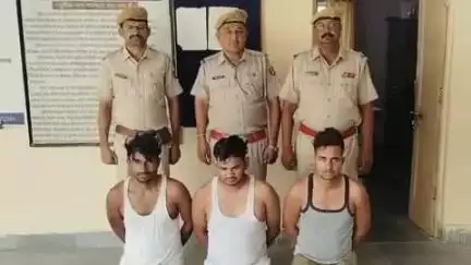 पचपदरा: बालोतरा पुलिस ने 'ऑपरेशन अखरोट' के तहत अवैध बजरी खनन के खिलाफ की प्रभावी कार्रवाई, 4 बजरी माफिया/चालक गिरफ्तार