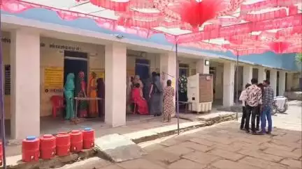 रामगंजमण्डी: नगरपालिका वार्ड नंबर 27 के उपचुनाव में 80.88 प्रतिशत मतदान, 3 प्रत्याशियों का भाग्य मत पेटिका में बंद, परिणाम कल आएगा