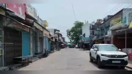 पूर्णागिरि: रेलवे की जमीन में बनी दुकानों की नीलामी का विरोध कर रहे व्यापारियों ने दूसरे दिन भी अपने प्रतिष्ठान बंद रखे