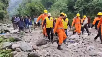 रुद्रप्रयाग: केदारनाथ धाम की यात्रा में एनडीआरएफ की टीम निभा रही देवदूत की भूमिका