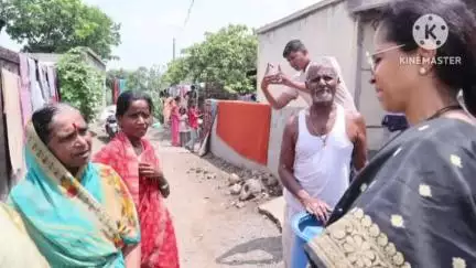 बारामती: चिंता करू नका, मी कायम तुमच्या पाठीशी."; नुकसानग्रस्त शेतकऱ्यांना सुप्रिया सुळेंनी दिला आधार