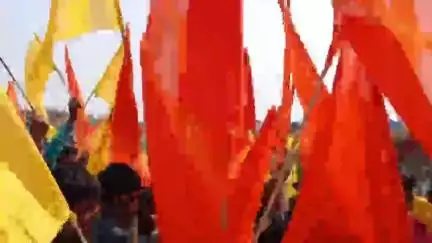 बैरिया: लौकरिया से रुद्र महायज्ञ के लिए निकली कलश यात्रा, 2501 कुंवारी कन्याओं ने माथे पर कलश धारण किया