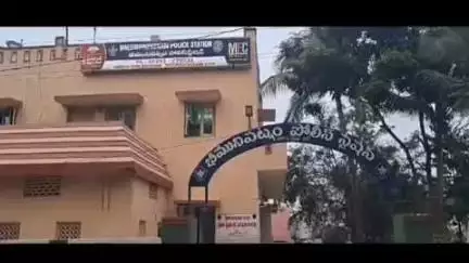 భీమిలి: భీమిలిలో మైనర్ బాలికపై అత్యాచారం ఘటనలో ఇద్దరిని అరెస్ట్ చేసిన పోలీసులు