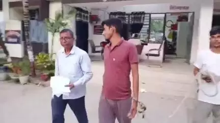 सिवान: श्रीनगर में टेलीफोन एक्सचेंज से बीएसएनएल का केबल चोर रंगे हाथ पकड़ा गया, कर्मचारियों की मिलीभगत उजागर