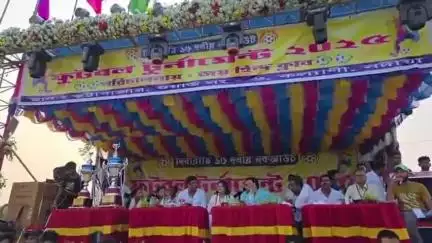 কল্যাণী: কল্যাণীর ভুট্টো বাজারে শুরু হলো দিবারাত্রব্যাপী ১৬ দলীয় নকআউট ফুটবল প্রতিযোগিতা, এলাকায় উৎসাহ উন্মাদনা