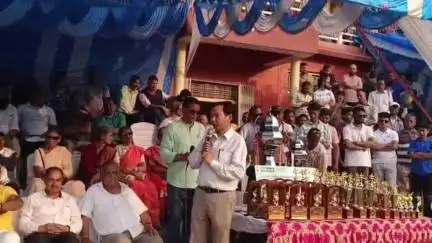 पौड़ी: कंडोलिया मैदान में आयोजित जय कंडोलिया पौड़ी महोत्सव की फुटबॉल प्रतियोगिता में पौड़ी यूनाइटेड बनी चैंपियन