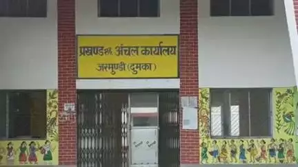 जरमुण्डी: गांव पहरीडीह में 2 महीने से बिजली आपूर्ति बाधित, भीषण गर्मी में ग्रामीण परेशान, बिजली विभाग से लगाई गुहार