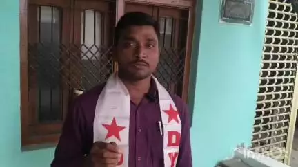 అసిఫాబాద్: ఆసిఫాబాద్ జిల్లా కేంద్రంలోని ప్రభుత్వ కార్యాలయంలో ఇంచార్జీ వ్యవస్థ కొనసాగుతోంది: DYFI జిల్లా అధ్యక్షులు టీకానంద్