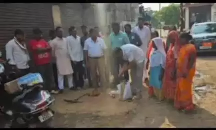 बलौदाबाज़ार: बलौदा बाजार नगर पालिका वार्ड 12 में 23 लाख की लागत से पक्की कंक्रीट सड़क का भूमि पूजन के साथ कार्य की शुरुआत