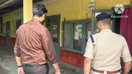 পশ্চিম যোৰহাট: যোৰহাটত এপিএচচি চিচিই পৰীক্ষাৰ কেইবাটাও কেন্দ্ৰত পৰিদৰ্শন কৰে আয়ুক্ত আৰু জিলা আৰক্ষী অধীক্ষকে
