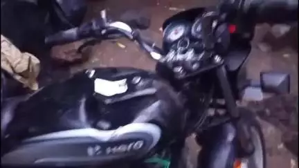 जालना: वादळी वार्‍यामुळे धारकल्याण गावातील शेतकर्‍यांच्या घरावरील पत्रे उडाली; दुचाकीसह घराचेही मोठ्या प्रमाणात नुकसान