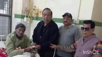 नैनीताल: जनहित संस्था ने अस्पताल में भर्ती सामाजिक कार्यकर्ता नन्दूलाल की की आर्थिक मदद