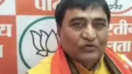 महराजगंज: बसंतपुर भाजपा कार्यालय में बिहार सरकार के पूर्व मंत्री महाचंद्र प्रसाद सिंह ने प्रेस वार्ता की