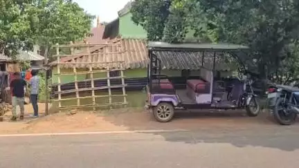 শালবনি: শালবনির টোটোচালক বিজলীর টোটোই চড়েছেন রাজ্যপাল, এবার পৌঁছালেন আন্তর্জাতিক মঞ্চের দোরগোড়ায়