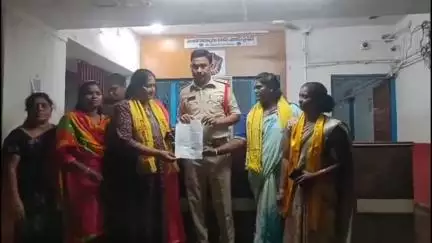 రాజధానిప్రాంతం మహిళలపై అనుచిత వ్యాఖ్యలుచేసిన మీడియాపైచర్యలు తీసుకోవాలని:టిడిపి మహిళానేత వనజఆధ్వర్యంలో సిఐకి ఫిర్యాదు