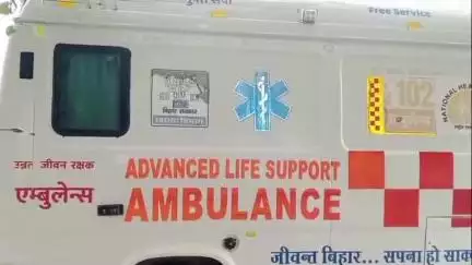 महराजगंज: नवलपुर में बाइक से गिरने से एक व्यक्ति जख्मी