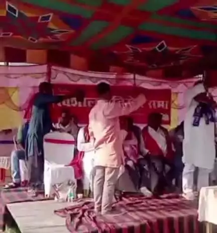 उजियारपुर: चैता में सवर्णों द्वारा महादलित की पिटाई के विरोध में भाकपा माले कार्यकर्ताओं का प्रतिरोध