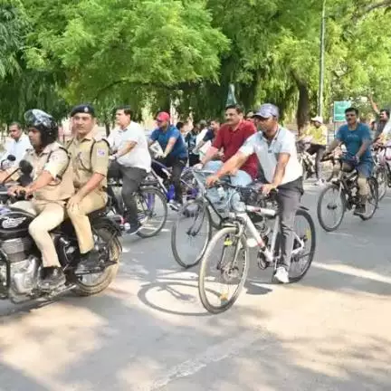 सार्थक पहल का संकल्प
बरेका में
🎯 ‘Sunday On Cycle’
सिर्फ एक आयोजन नहीं, एक नई आदत की शुरुआत |