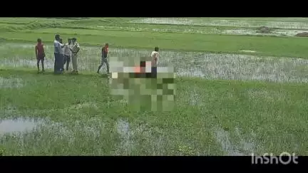 पथरगामा: कलाली मोड़, पथरगामा के बहियार से युवक का शव बरामद, पुलिस जांच में जुटी