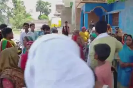 सरायरंजन: सारा रंजन नगर पंचायत में पेयजल की समस्या से आक्रोशित लोगों ने किया सड़क जाम
