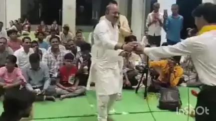 अशोक नगर: युगल सरकार मंदिर में भजन संध्या का आयोजन, बड़ी संख्या में लोग शामिल हुए