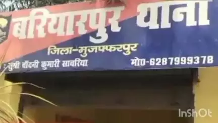 सकरा: कटेसर गांव से 5 कार्टन विदेशी शराब के साथ एक तस्कर गिरफ्तार, छुड़ाने गए मुखिया पर भी धाराएं लगीं
